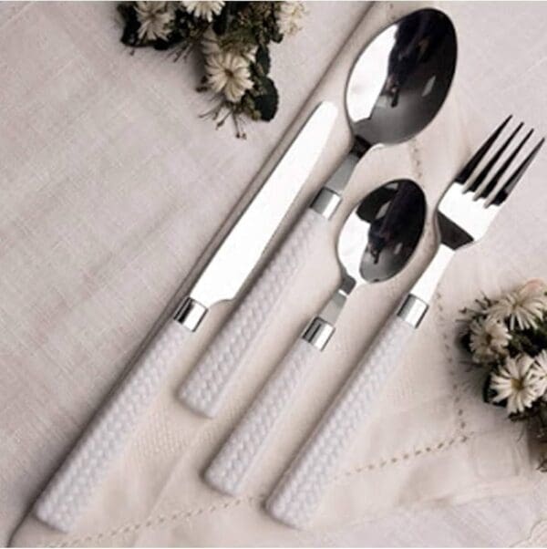 SET POSATE 24pz. Bavaria 6 Coltelli 6  Forchette 6  Cucchiai 6  Cucchiaini Colore Bianco